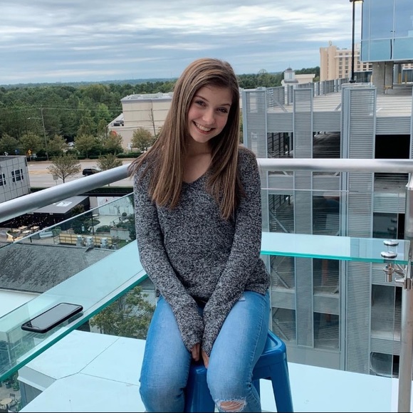 Meet your Posher, Haleigh - Picture 1 of 1